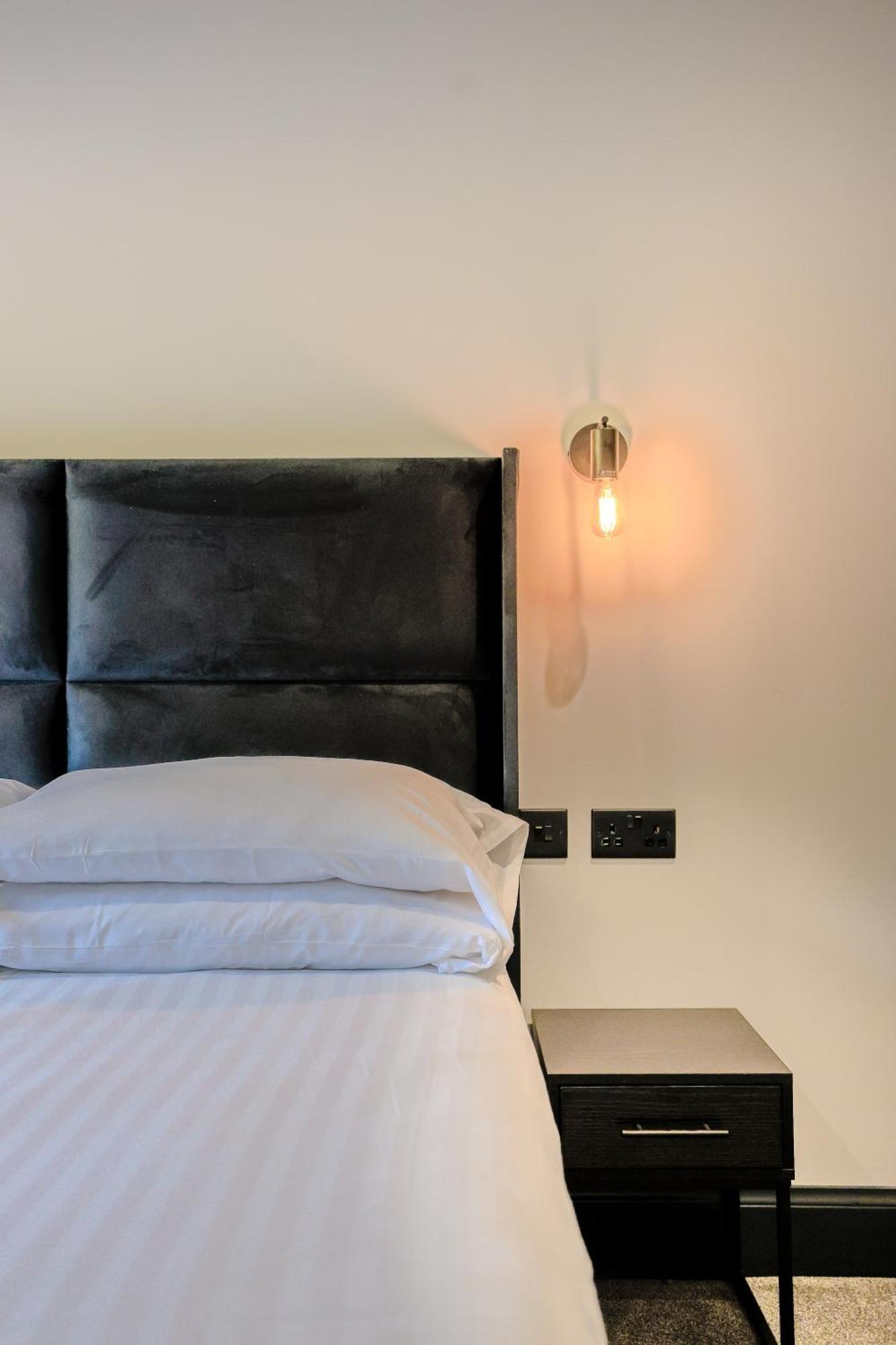 The Righ Hotel Оубън Екстериор снимка