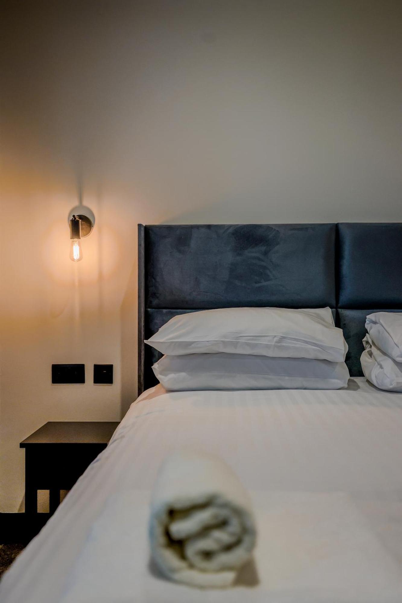The Righ Hotel Оубън Екстериор снимка